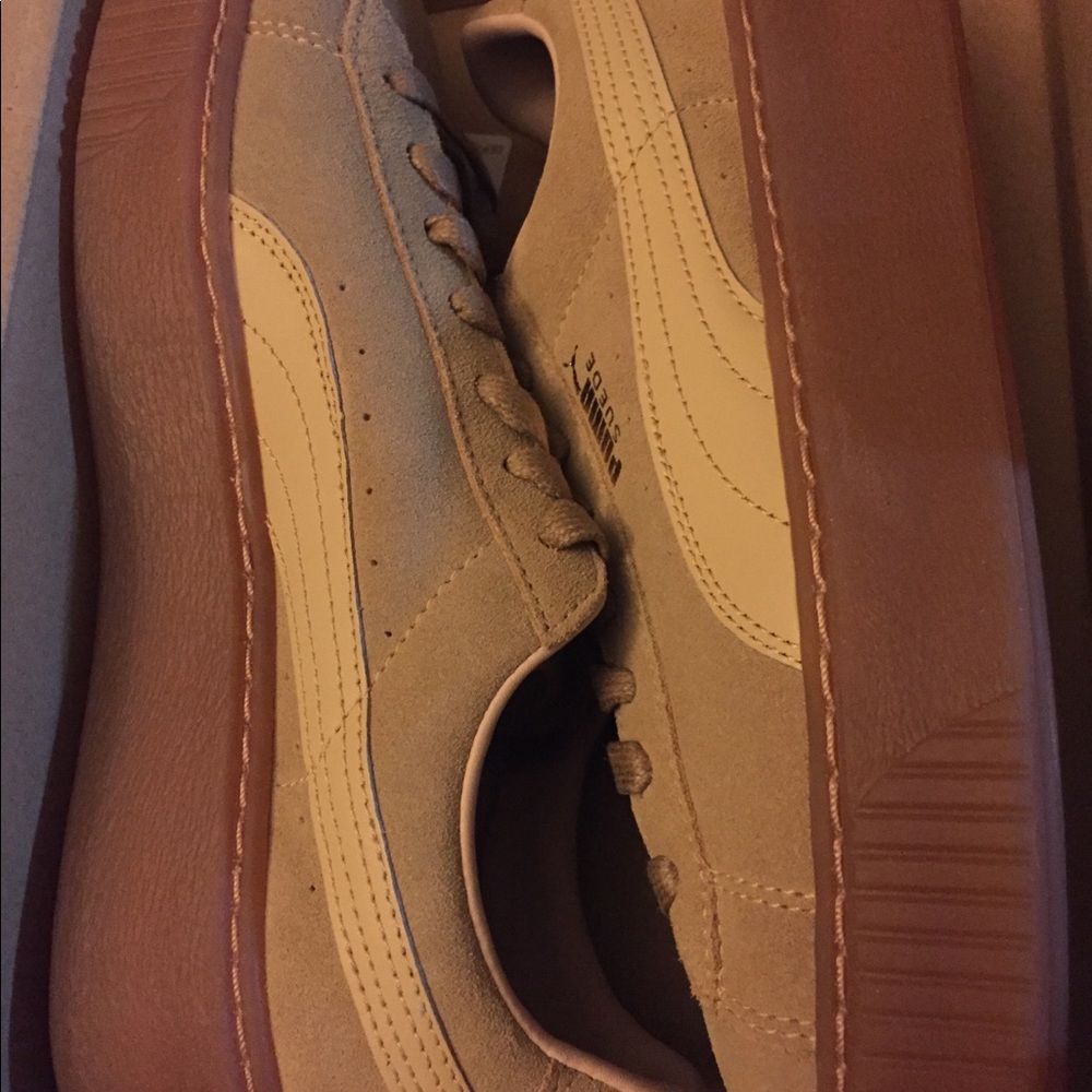 Women’s Puma 8.5